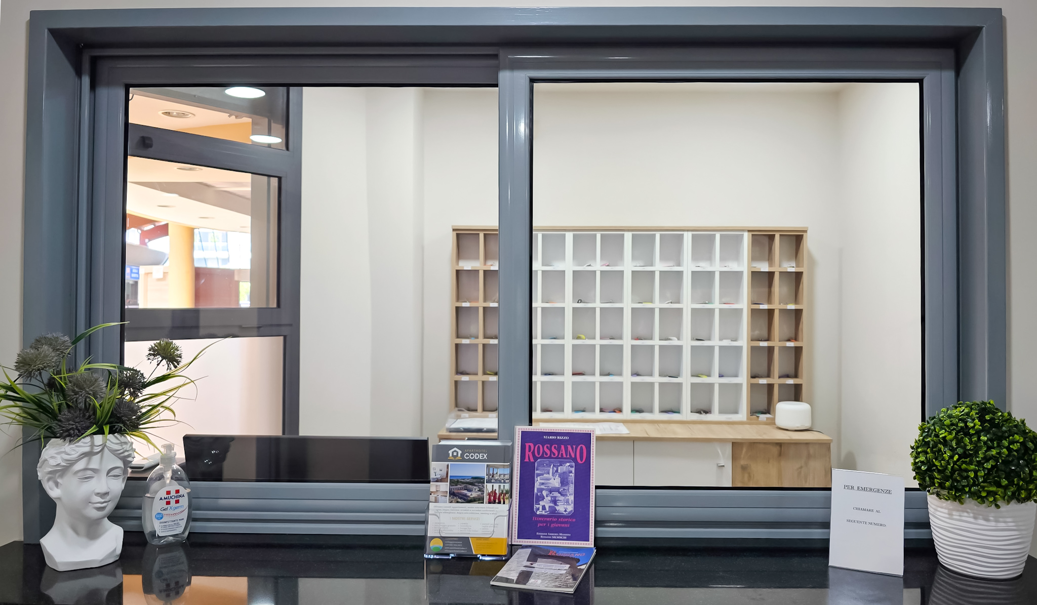Recepción y personal Aparthotel Codex